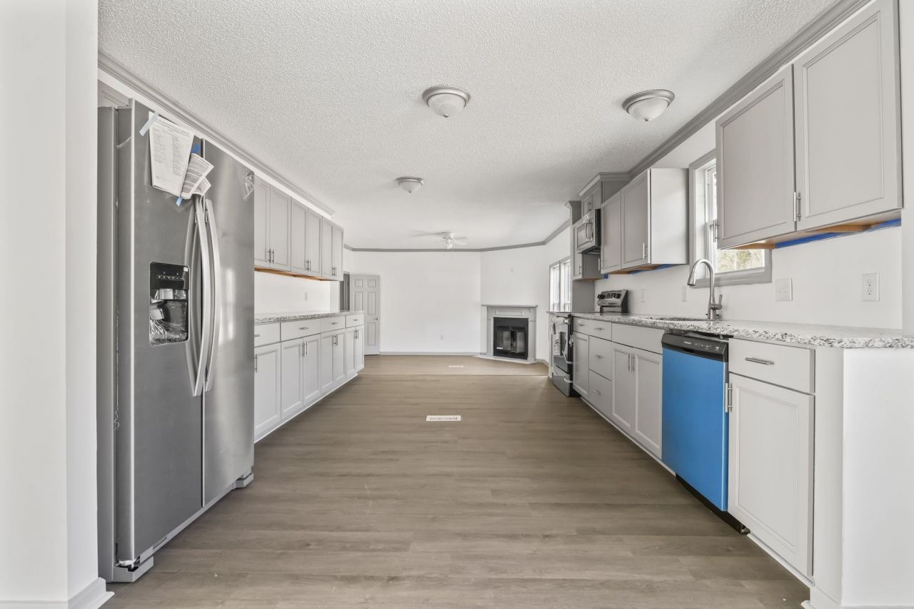 1062 Weslin Creek Dr. Photo 8