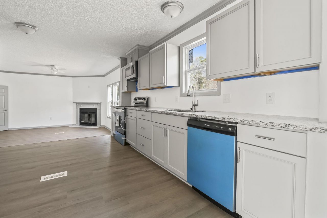 1062 Weslin Creek Dr. Photo 9