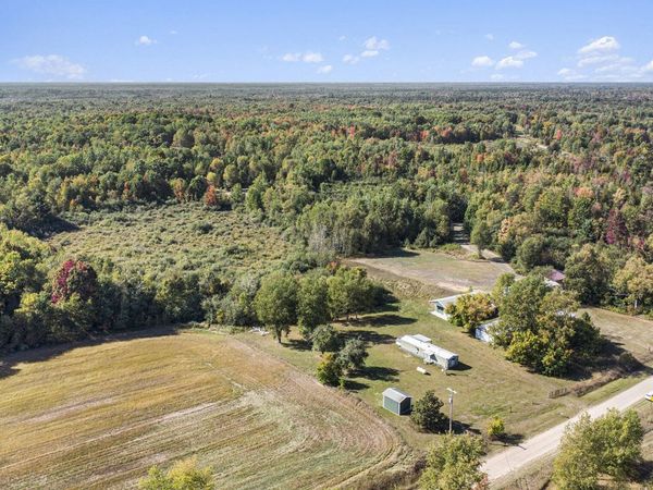 1215 Bear Avenue, Harrison, MI 48625