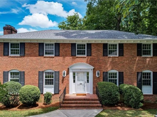 42 Kemp Road E, Greensboro, NC 27410
