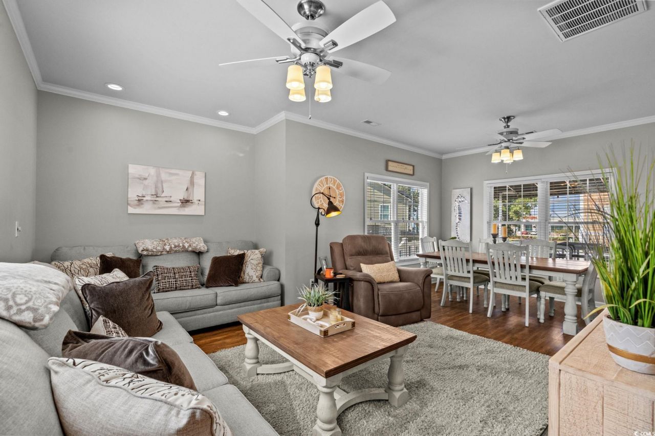 6001-8024 S Kings Hwy. Photo 11