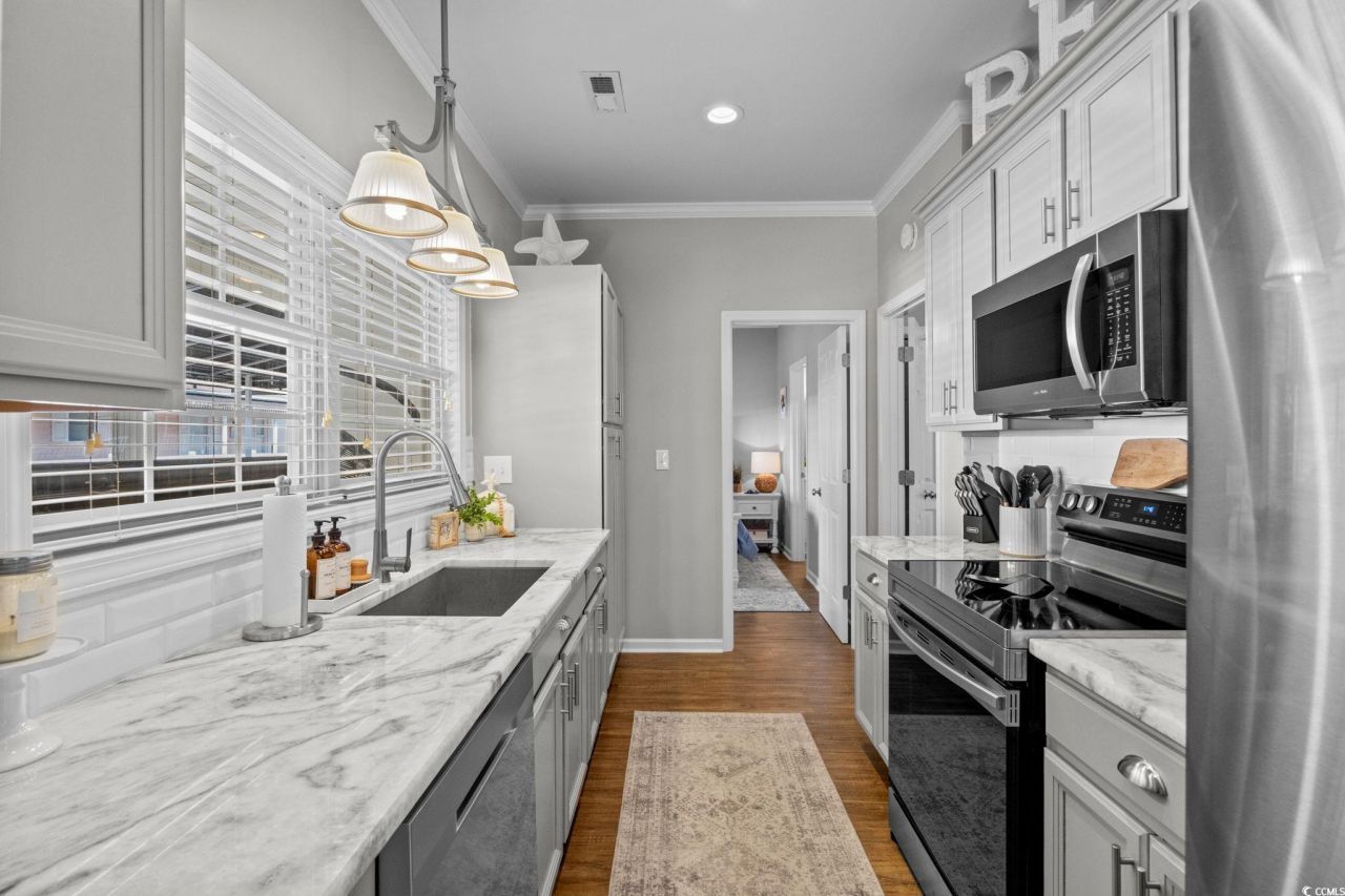 6001-8024 S Kings Hwy. Photo 12