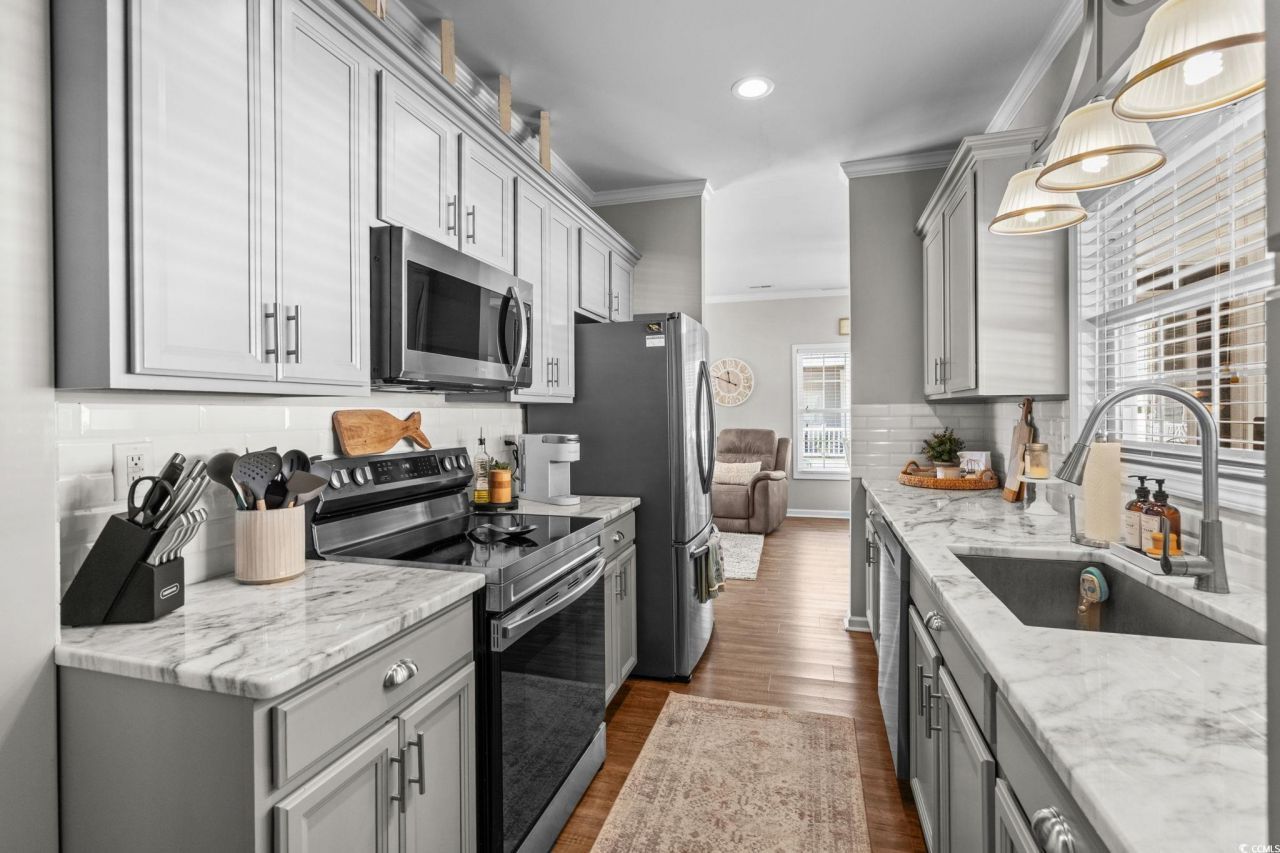 6001-8024 S Kings Hwy. Photo 13