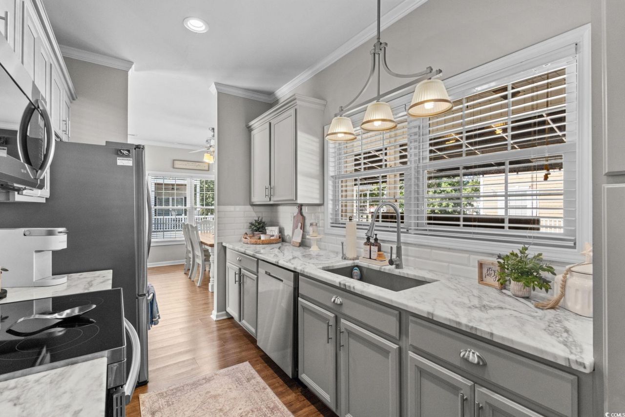 6001-8024 S Kings Hwy. Photo 14