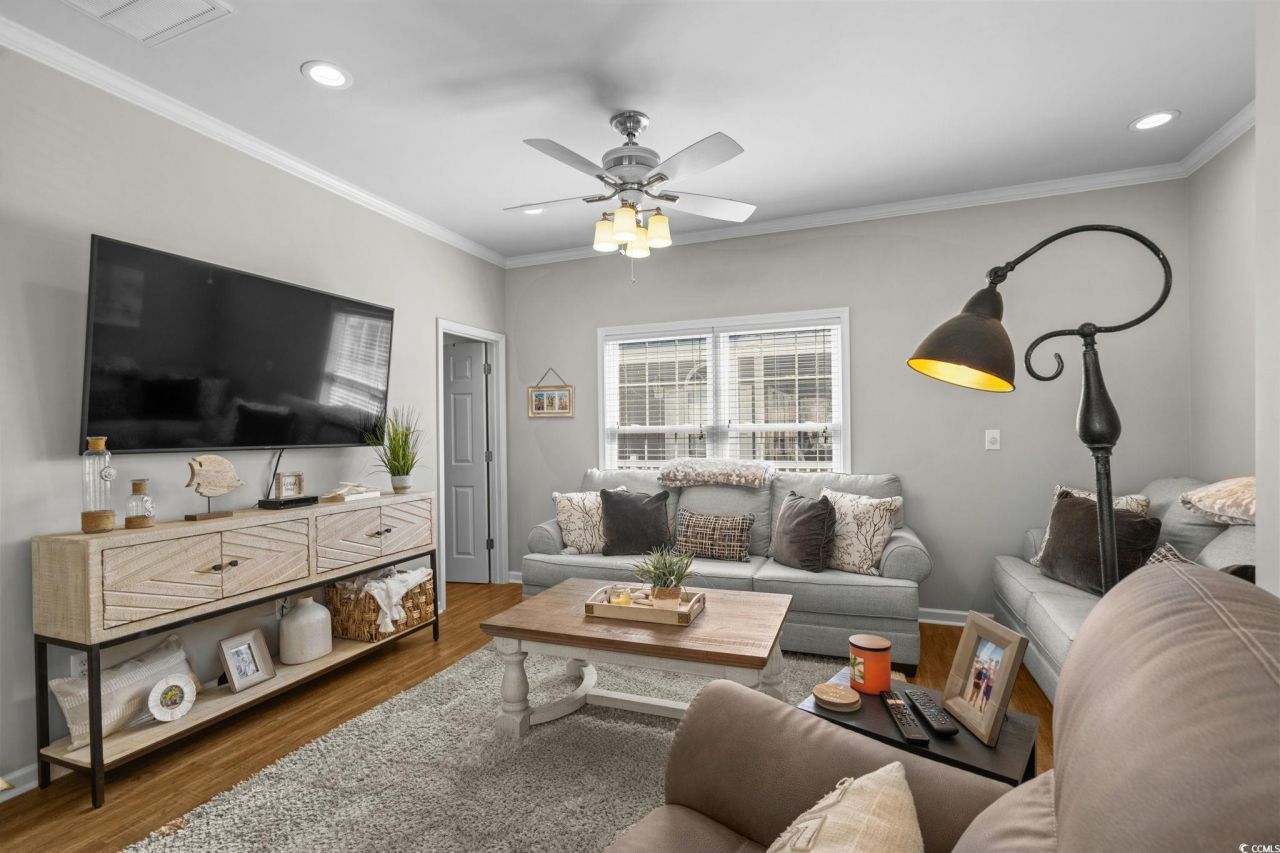 6001-8024 S Kings Hwy. Photo 9