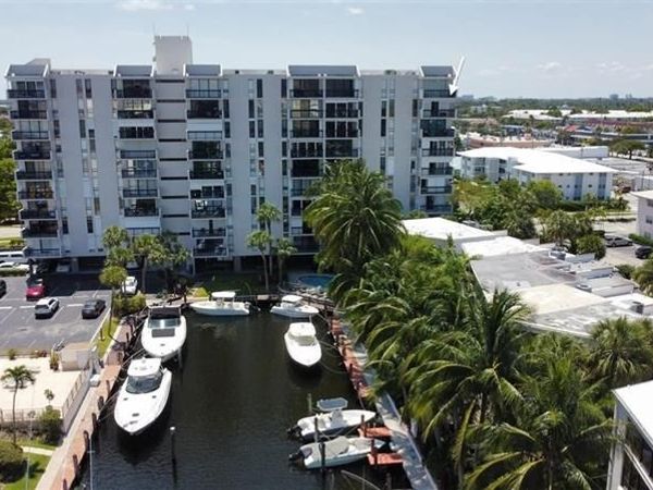 4800 Bayview Dr, Unit 306, Fort Lauderdale, FL 33308