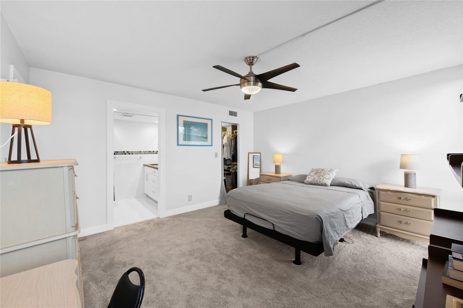 4800 Bayview Drive, Unit 306, Fort Lauderdale, FL 33308 Photo