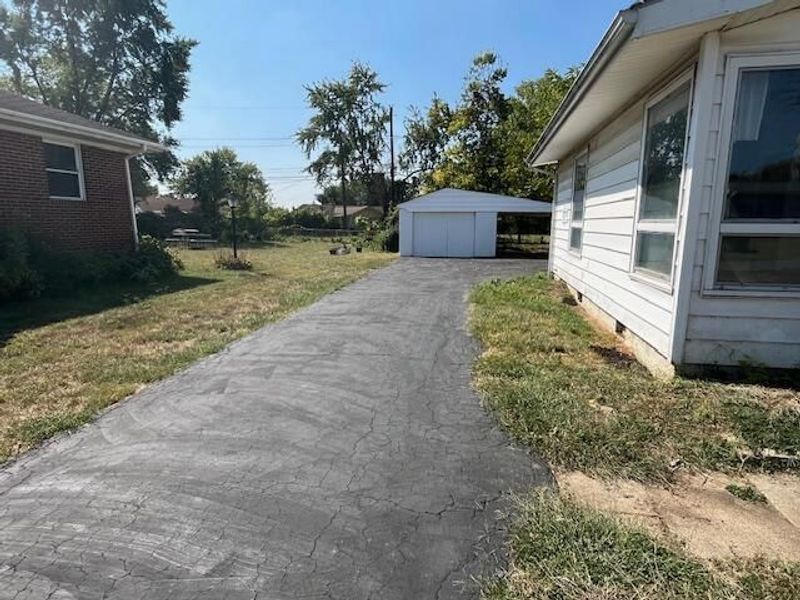 2825 S Hampton Road S, Columbus, OH 43232 Photo 3