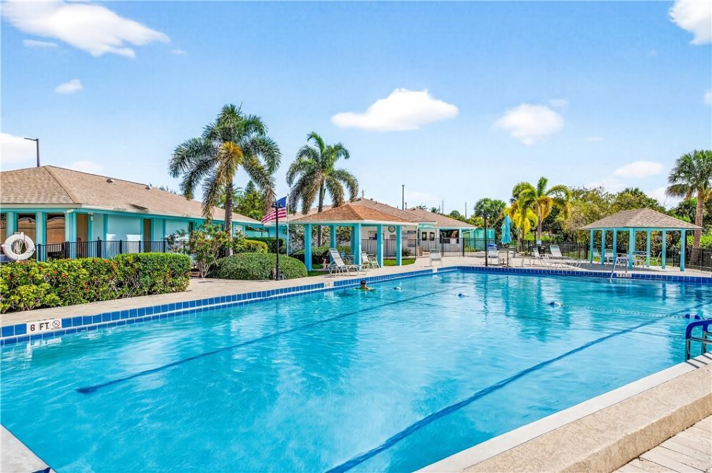 1310 NE 14th Court, Unit K-19, Jensen Beach, FL 34957 Photo