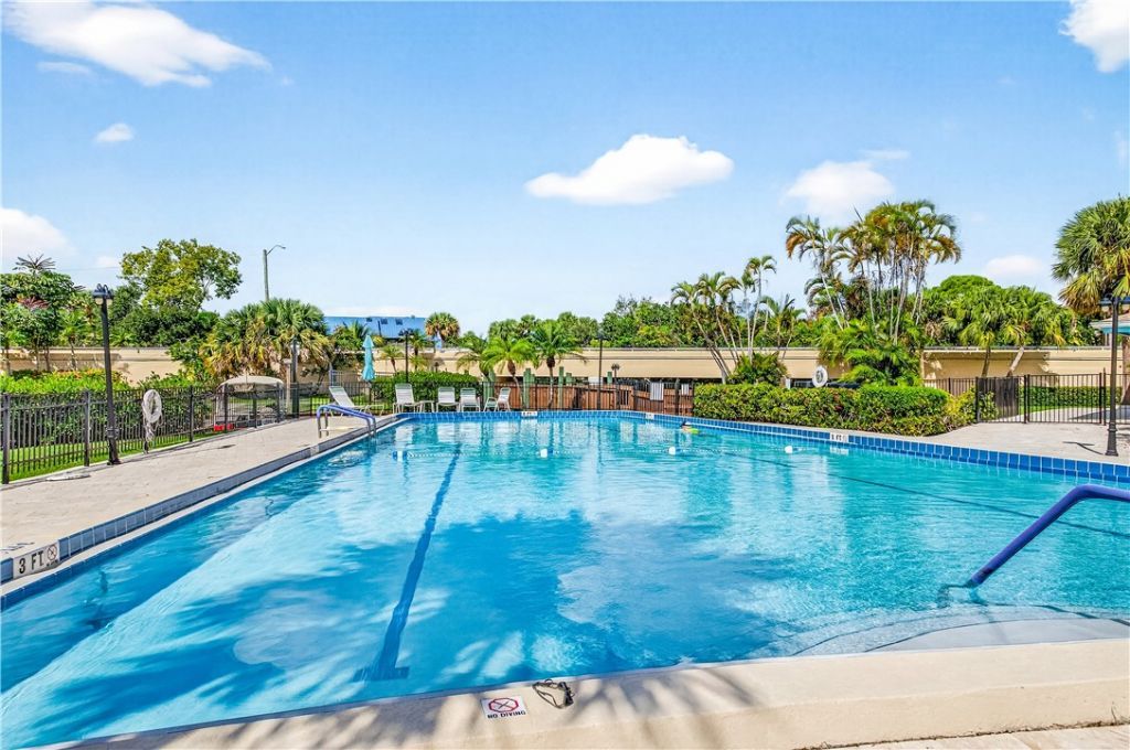 1310 NE 14th Court, Unit K-19, Jensen Beach, FL 34957 Photo