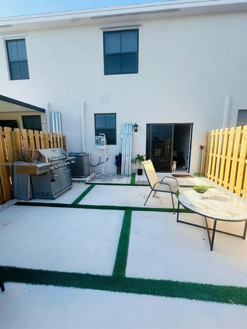 437 NE 13th St, Unit NA, Florida City, FL 33034 Photo