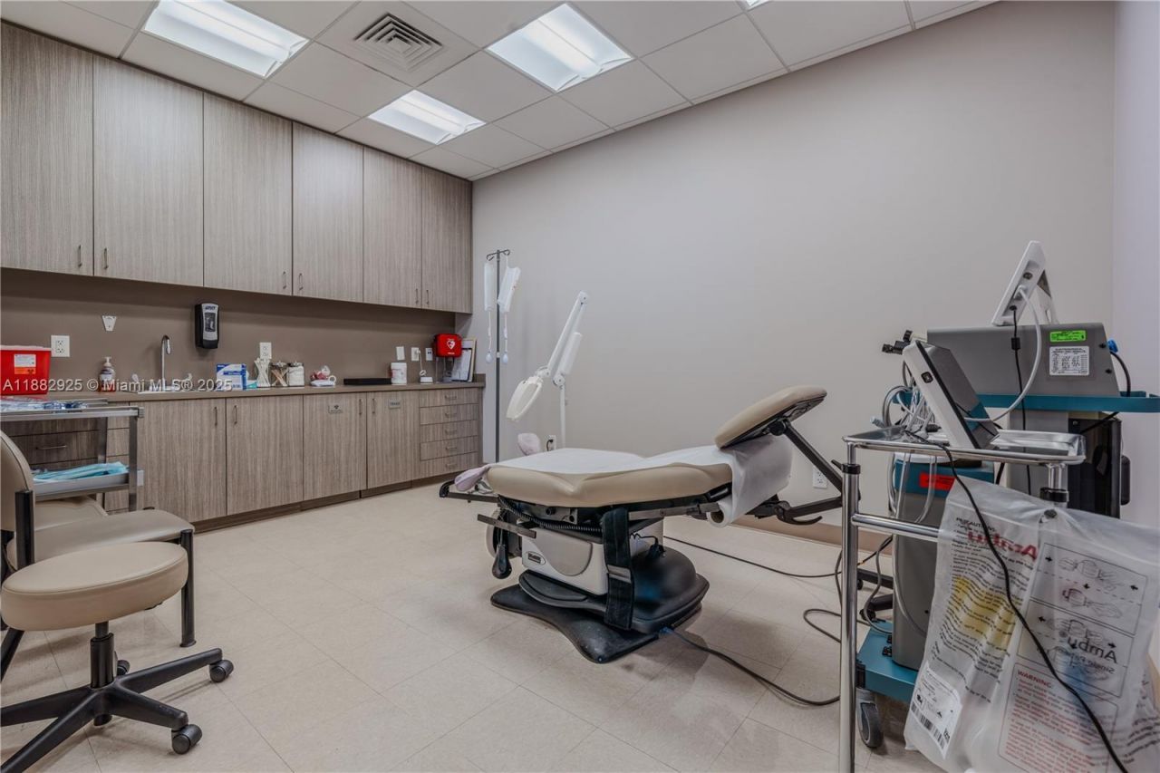 8950 SW 74th Ct, Unit 2001, Miami, FL 33156 Photo