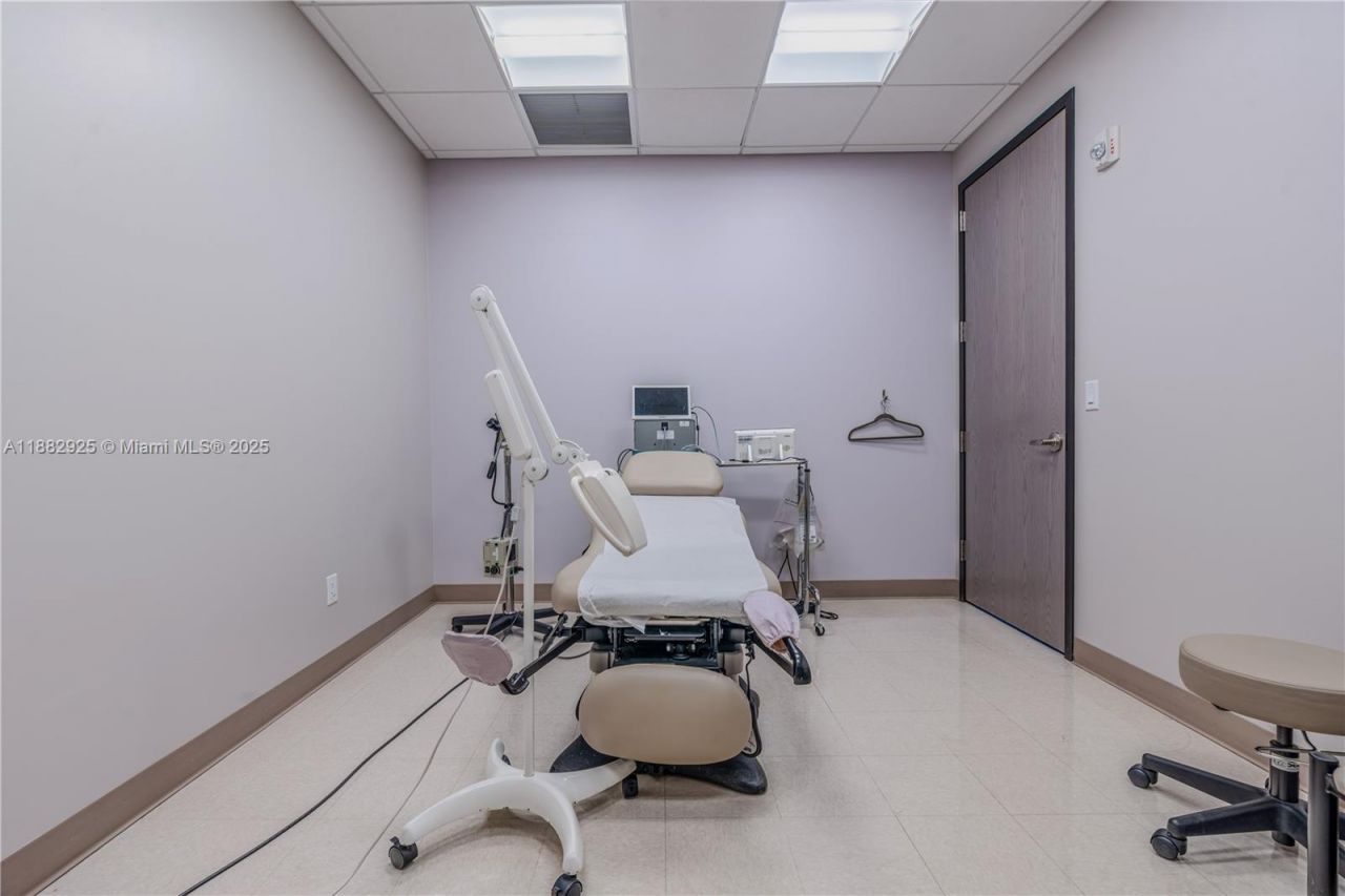 8950 SW 74th Ct, Unit 2001, Miami, FL 33156 Photo