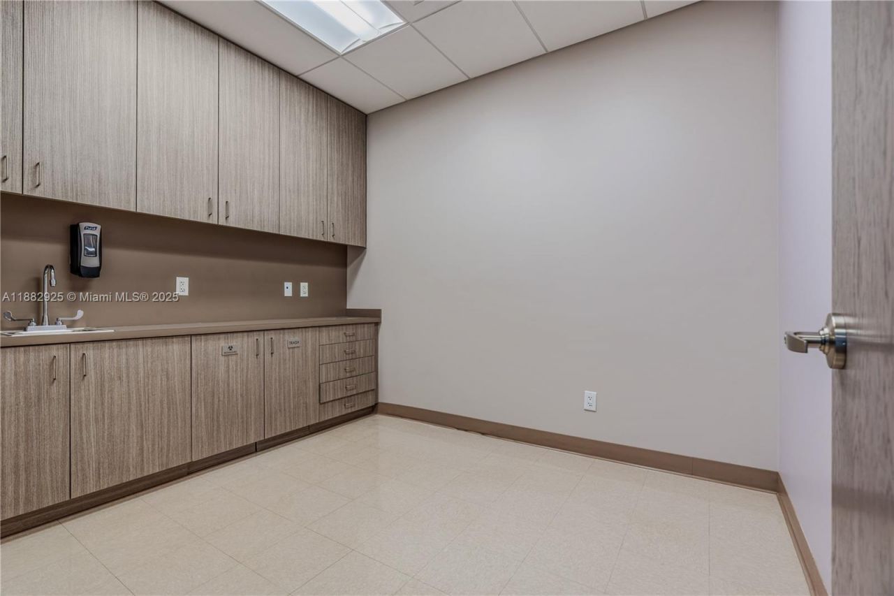 8950 SW 74th Ct, Unit 2001, Miami, FL 33156 Photo