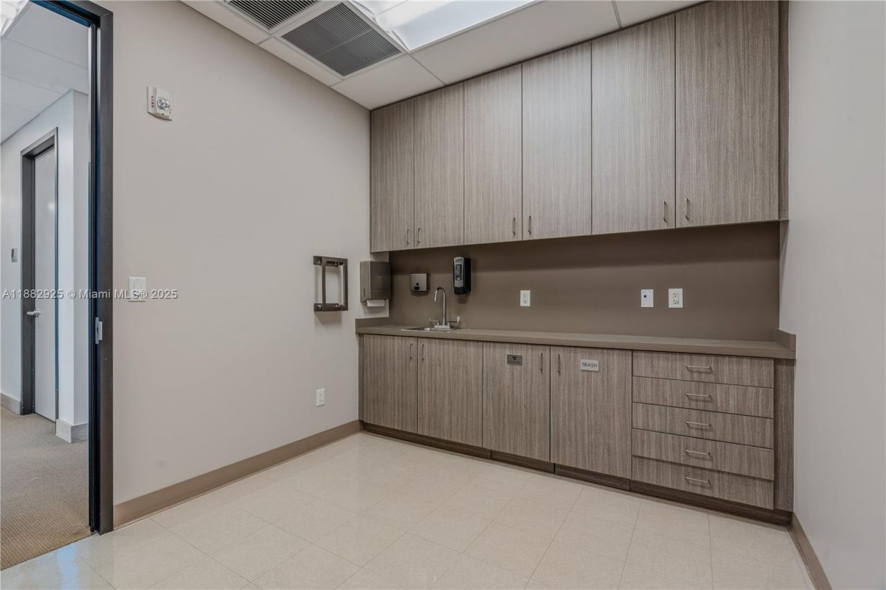 8950 SW 74th Ct, Unit 2001, Miami, FL 33156 Photo