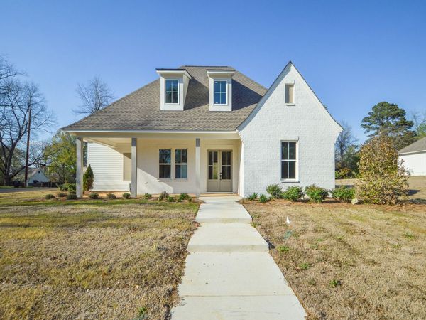 300 Scales St, Starkville, MS 39759