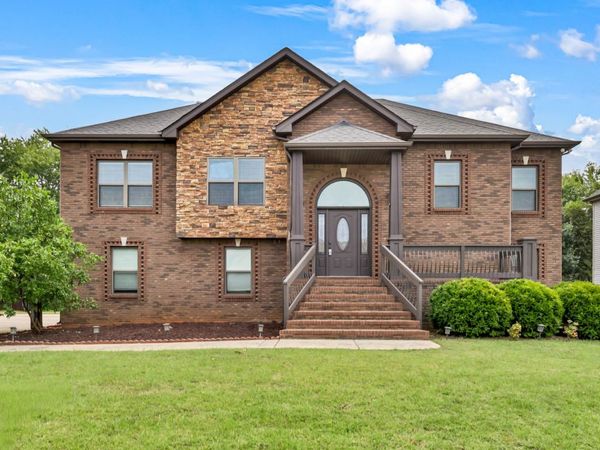 2207 Ellington Gait Dr, Clarksville, TN 37043