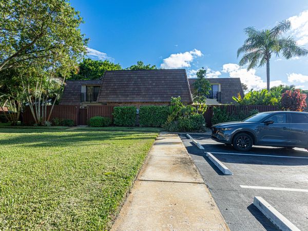 2716 SW 15th Street, Deerfield Beach, FL 33442