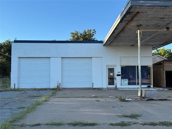 309 W California Street, Seymour, TX 76380