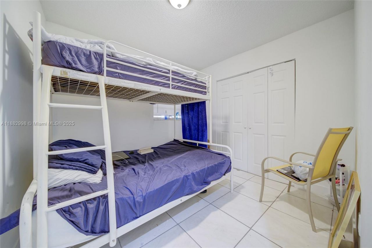 5040 NW 197 St, Miami, FL 33055 Photo