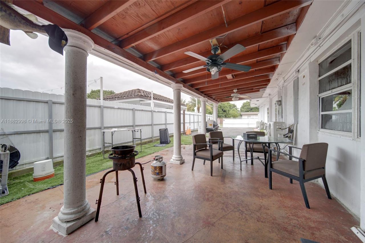 5040 NW 197 St, Miami, FL 33055 Photo