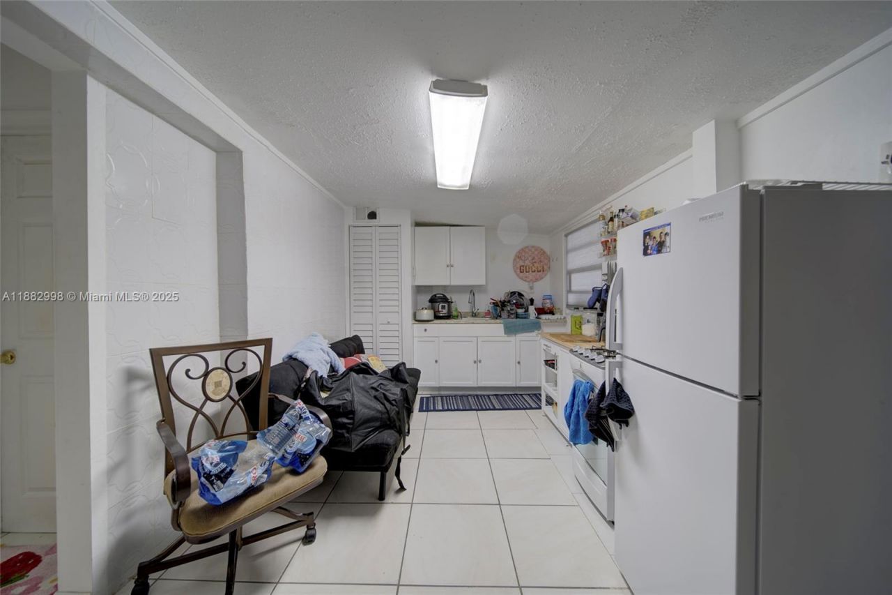 5040 NW 197 St, Miami, FL 33055 Photo