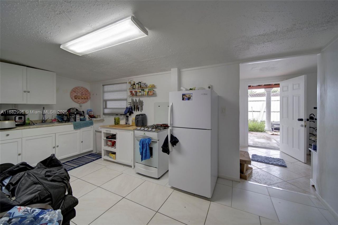 5040 NW 197 St, Miami, FL 33055 Photo