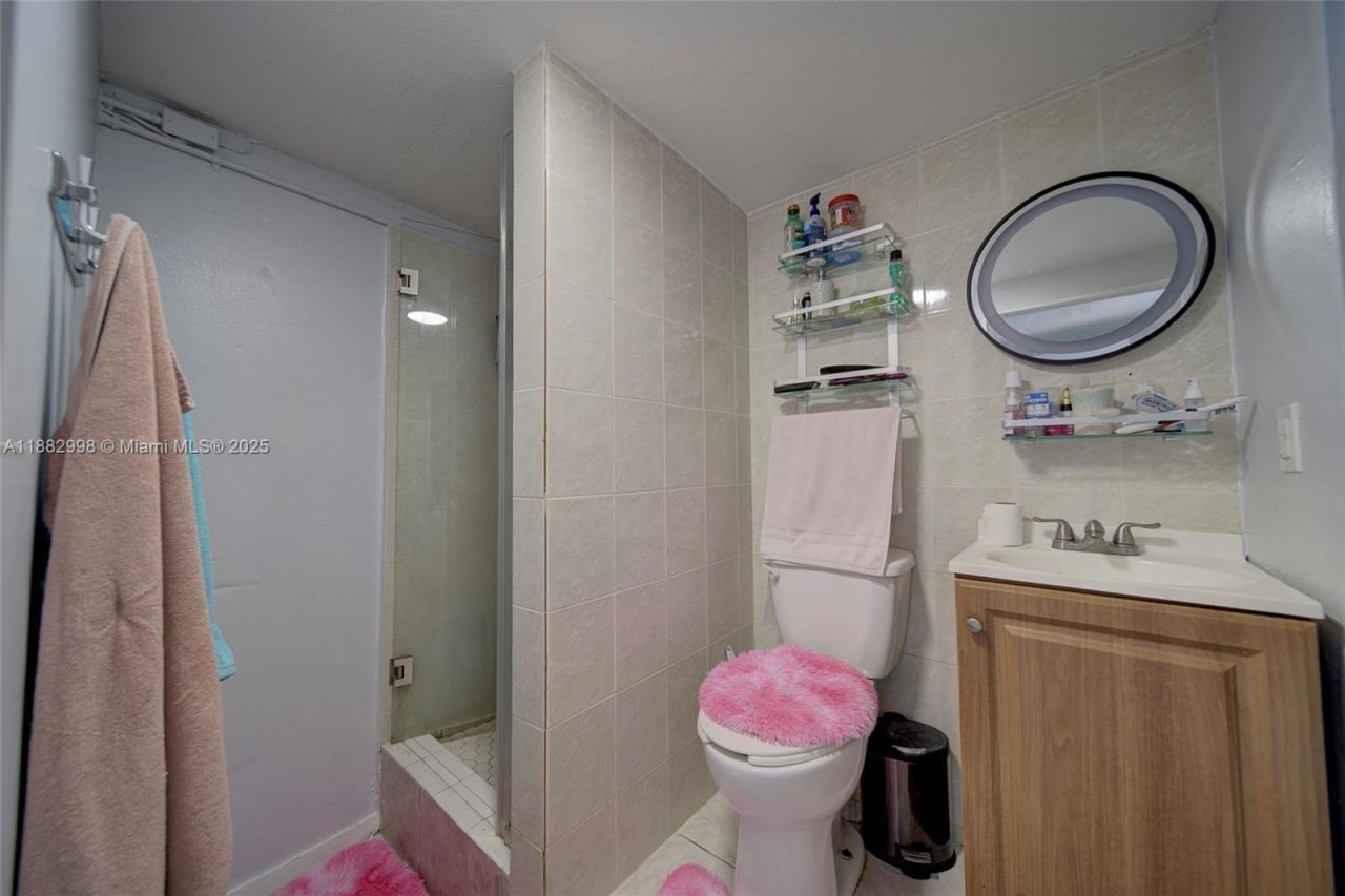 5040 NW 197 St, Miami, FL 33055 Photo