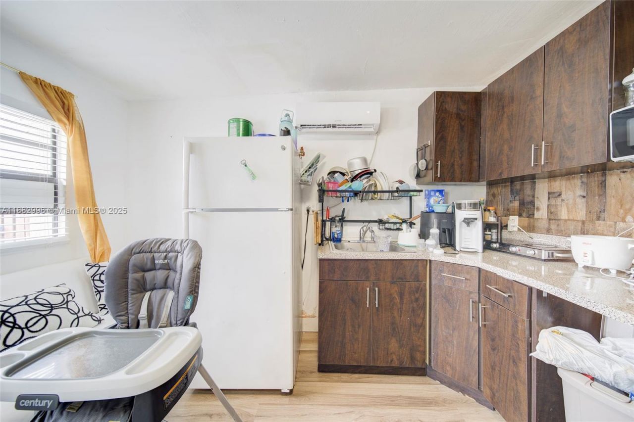 5040 NW 197 St, Miami, FL 33055 Photo