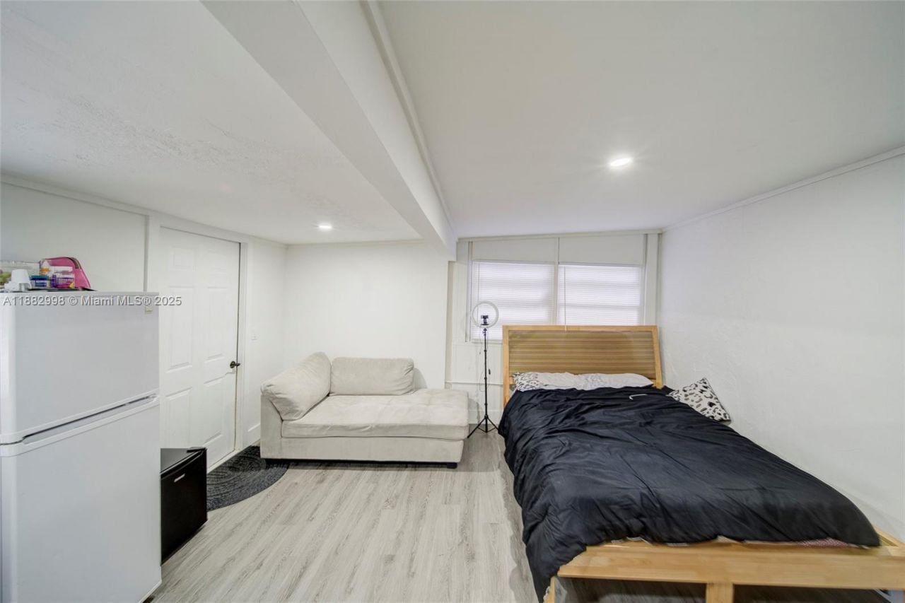 5040 NW 197 St, Miami, FL 33055 Photo