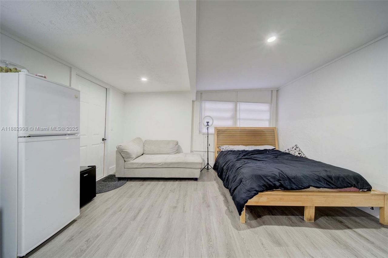 5040 NW 197 St, Miami, FL 33055 Photo