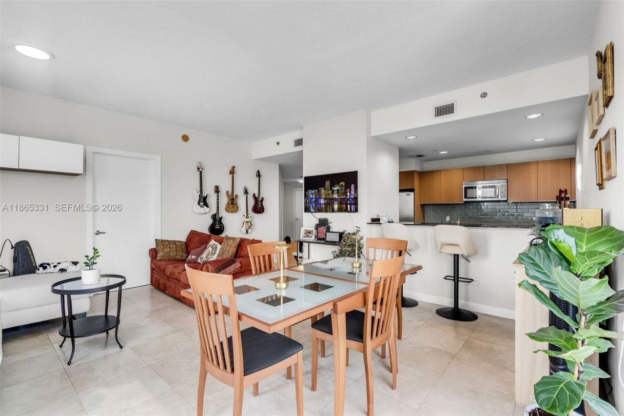 1060 Brickell Ave, Unit 3601, Miami, FL 33131 Photo