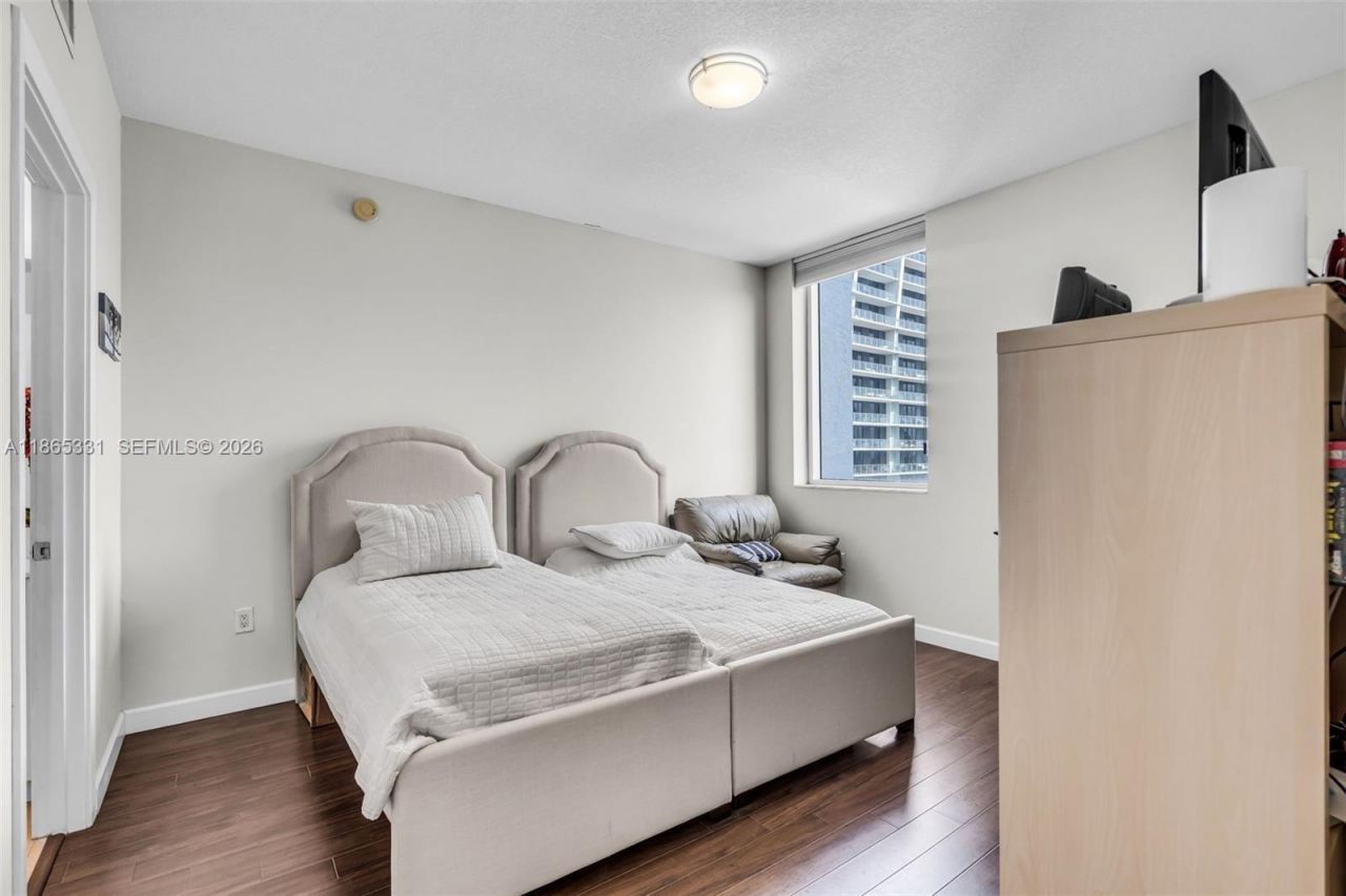 1060 Brickell Ave, Unit 3601, Miami, FL 33131 Photo