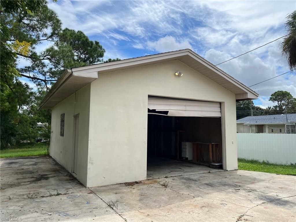 302 Greenwood Ave, Lehigh Acres, FL 33936 Photo