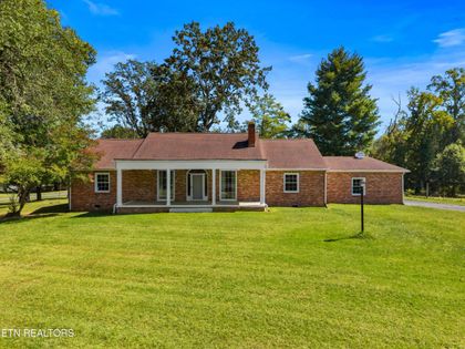 1328 W Main St White Pine, TN 37890