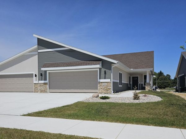 3719 Newcastle Drive, Unit 33, Janesville, WI 53546