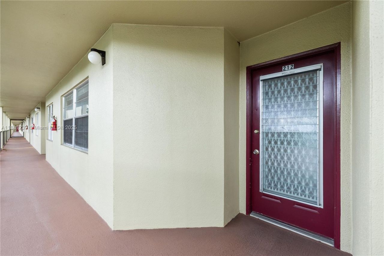 901 SW 128th Ave, Unit 212E, Pembroke Pines, FL 33027 Photo