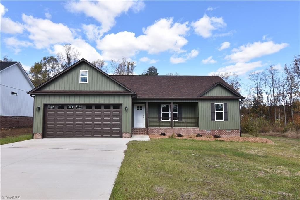 109 Fletchers Farm Drive, Thomasville, NC 27360 Main Photo