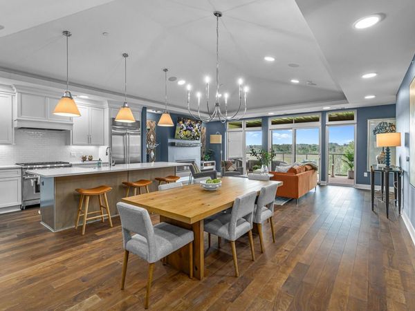 1 Hill Farm Road, Unit 302, North Oaks, MN 55127