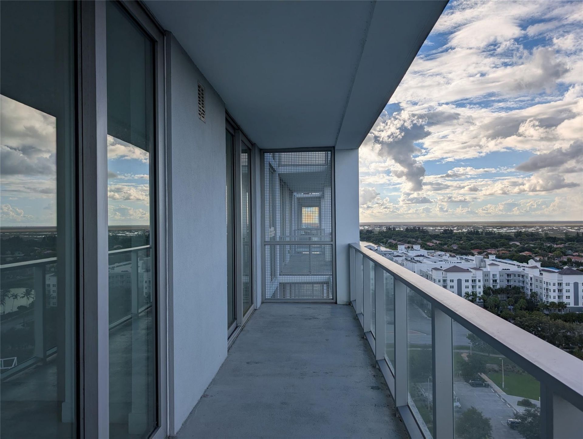 2000 Metropica Way, Unit 1501, Sunrise, FL 33323 Photo