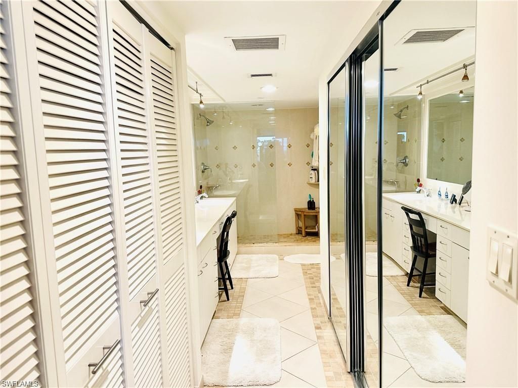 4751 Gulf Shore Blvd N, Unit 1202, Naples, FL 34103 Photo