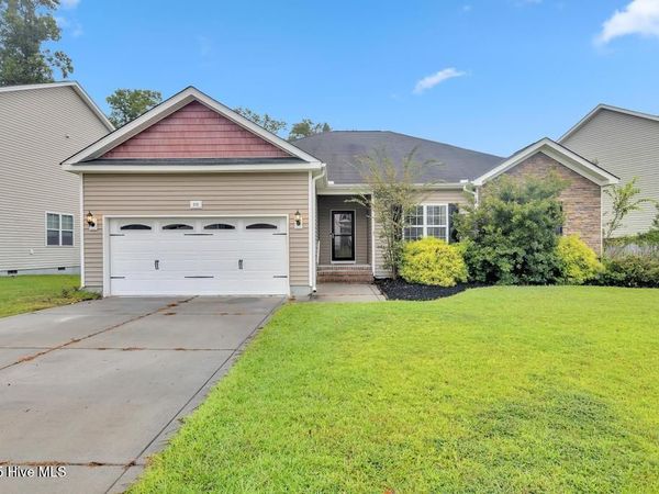 216 Peggys Trace, Sneads Ferry, NC 28460