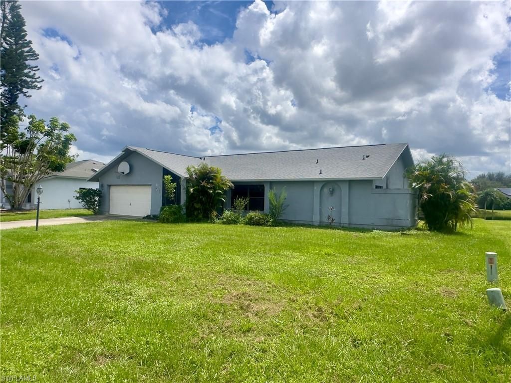 9382 Pineapple Rd, Fort Myers, FL 33967 Photo