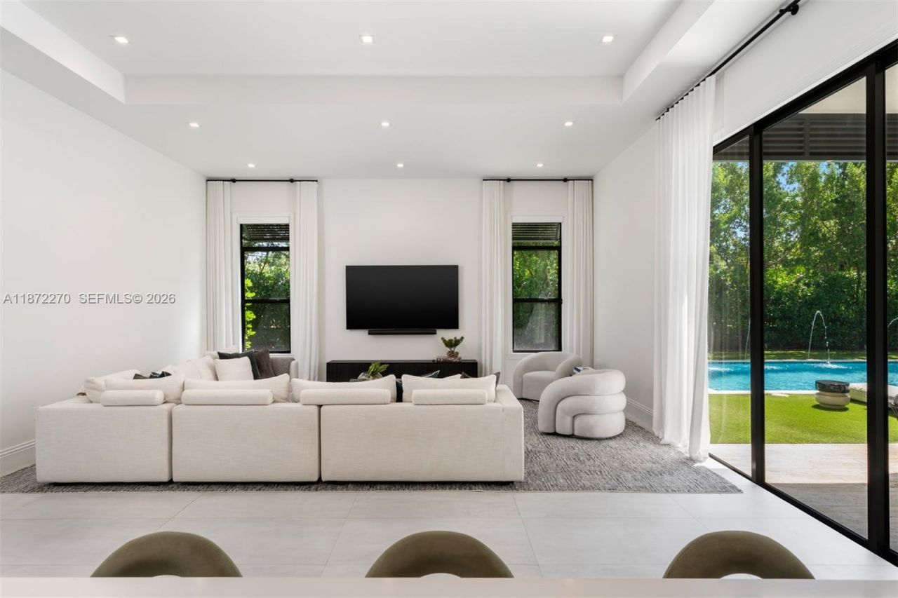 9445 SW 72nd Ct, Pinecrest, FL 33156 Photo