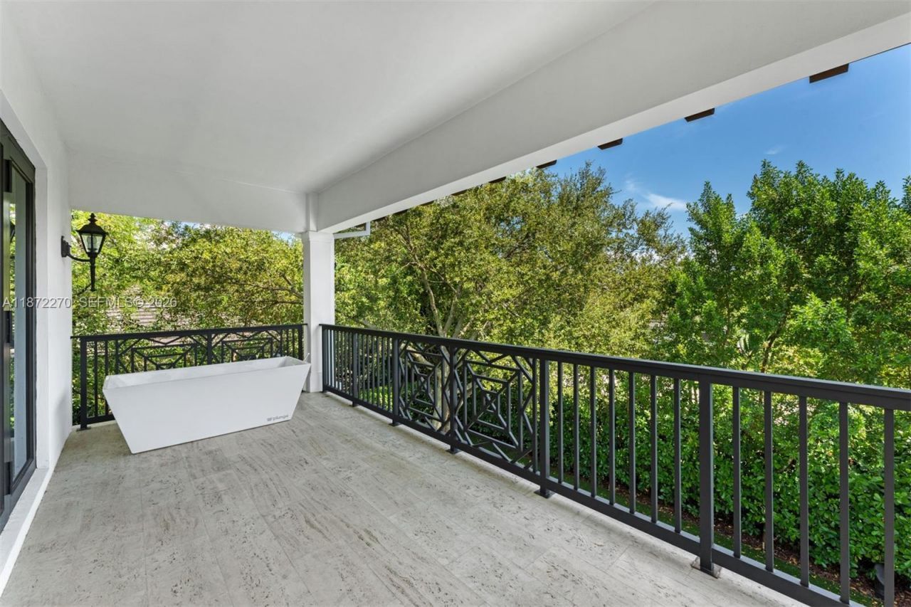 9445 SW 72nd Ct, Pinecrest, FL 33156 Photo