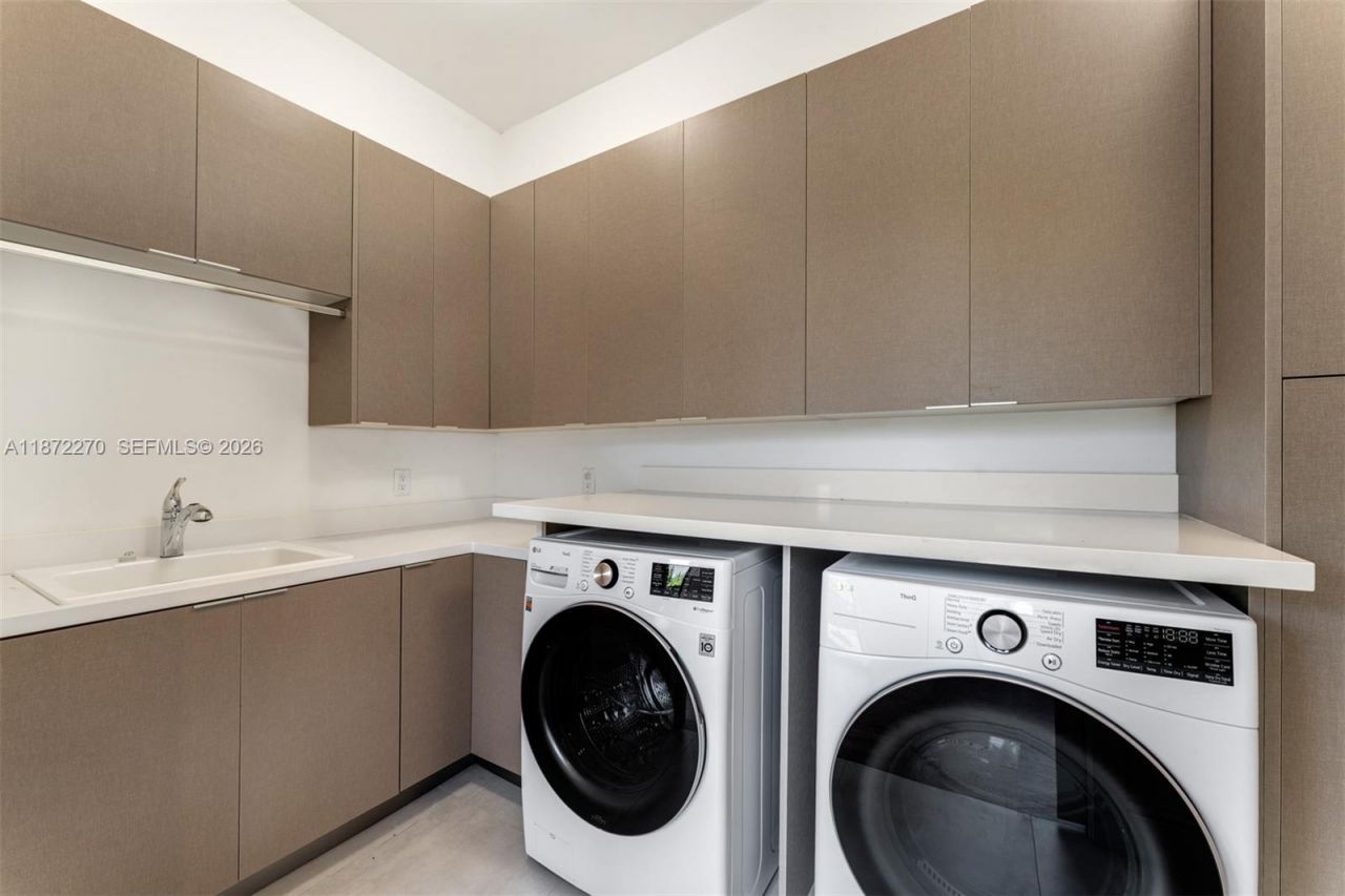 9445 SW 72nd Ct, Pinecrest, FL 33156 Photo