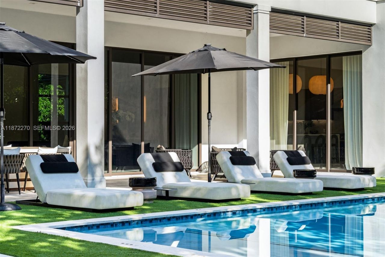 9445 SW 72nd Ct, Pinecrest, FL 33156 Photo