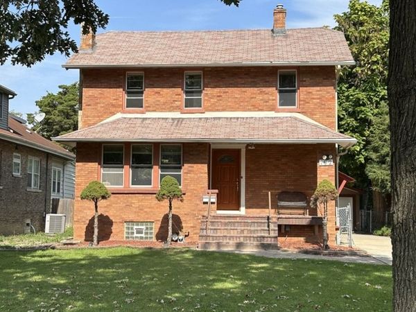 192 Waubansee Road, Riverside, IL 60546