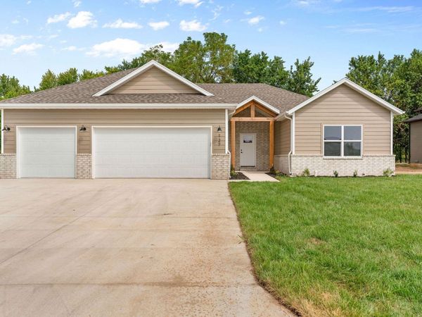 1376 N Carter Way, Republic, MO 65738