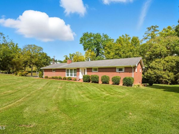 4001 Leaning Pine Road, Kingsport, TN 37660